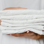 Sárga folt eltüntetése fehér ruhából